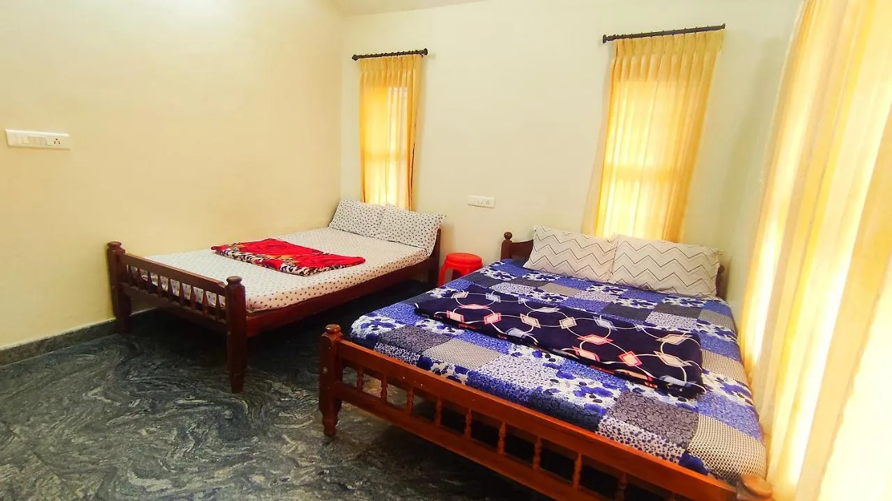Kurumbalakotta Village Homestay Padinjarathara