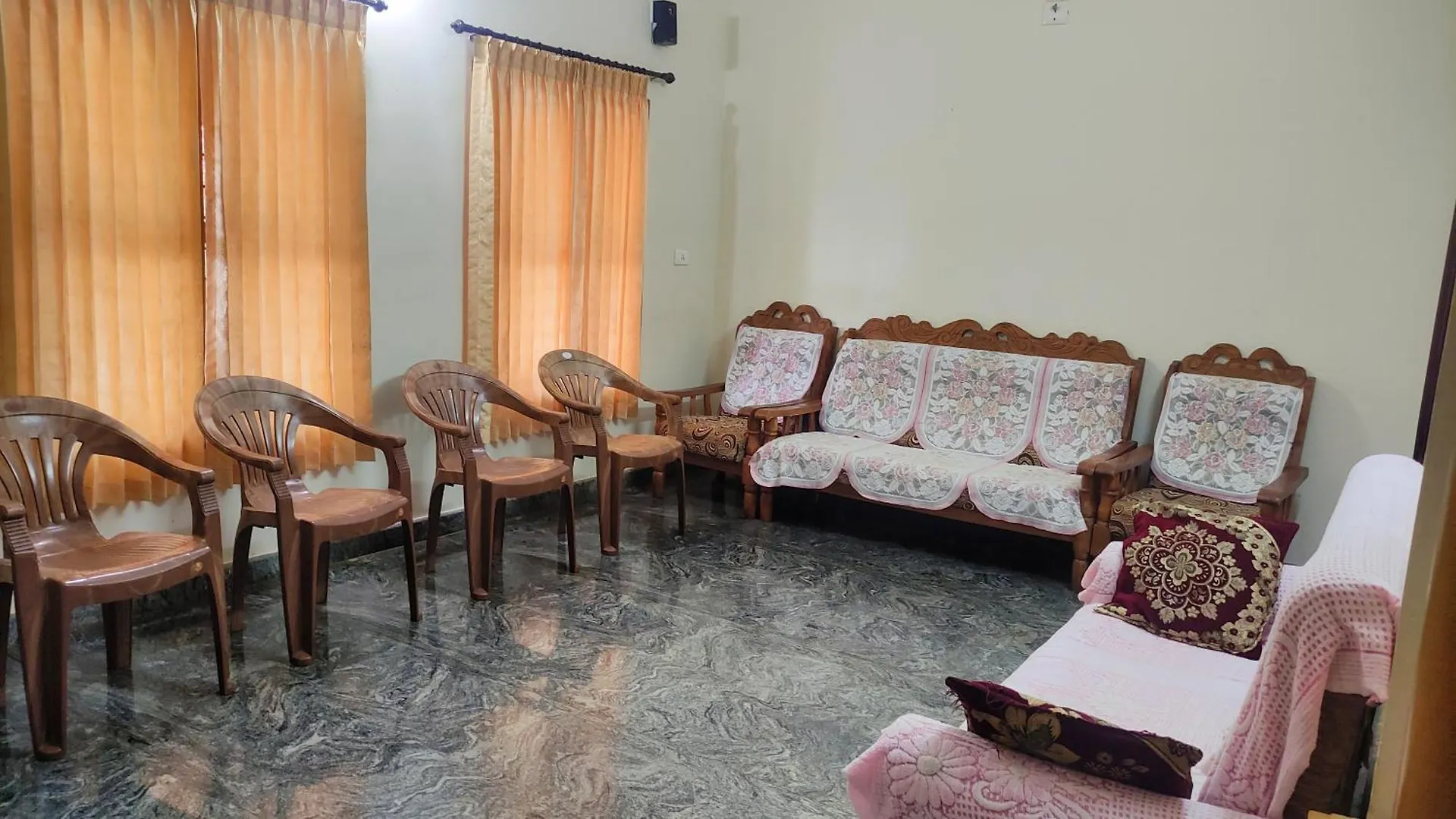 Kurumbalakotta Village Homestay Padinjarathara