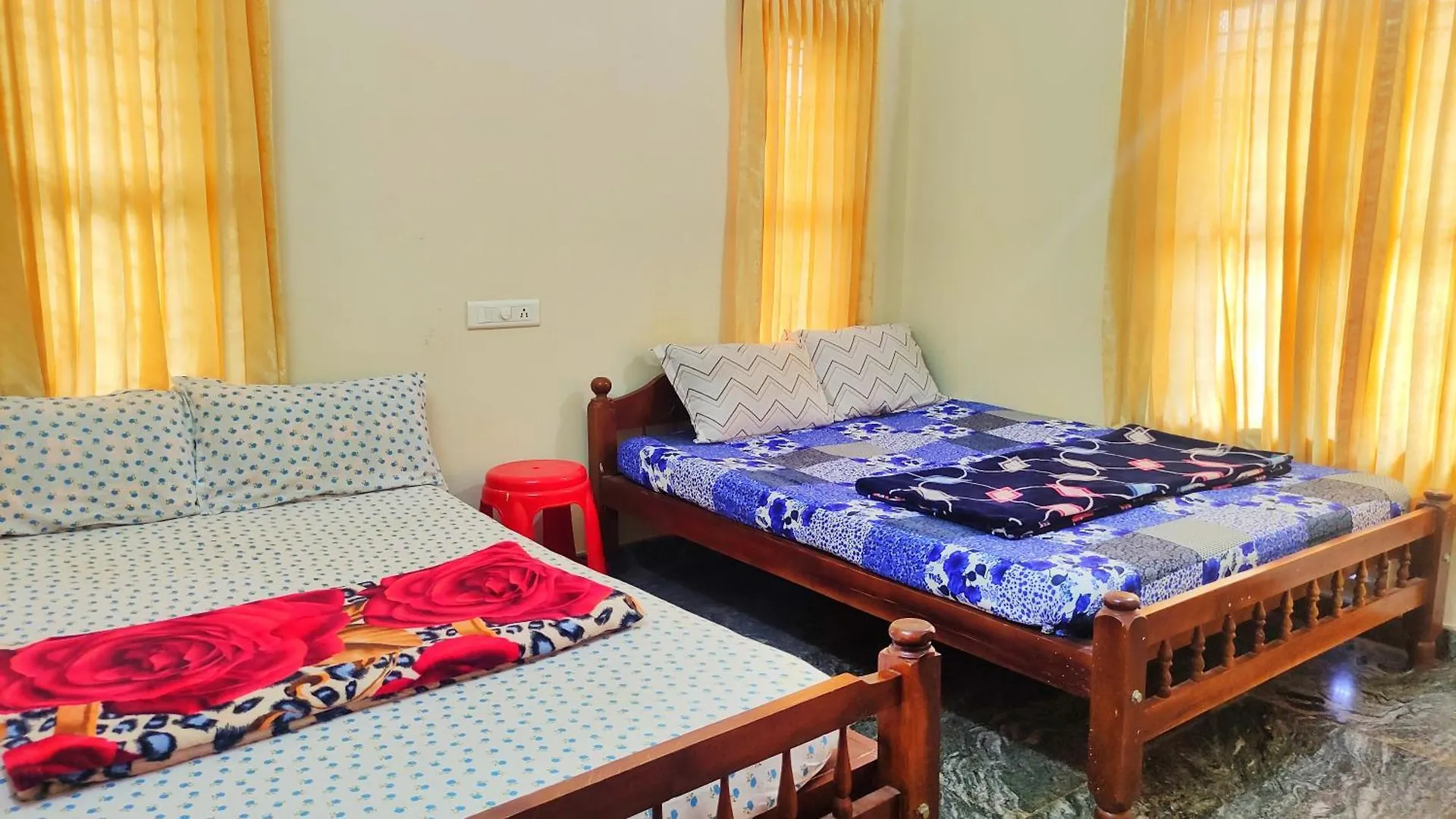 Kurumbalakotta Village Homestay Padinjarathara