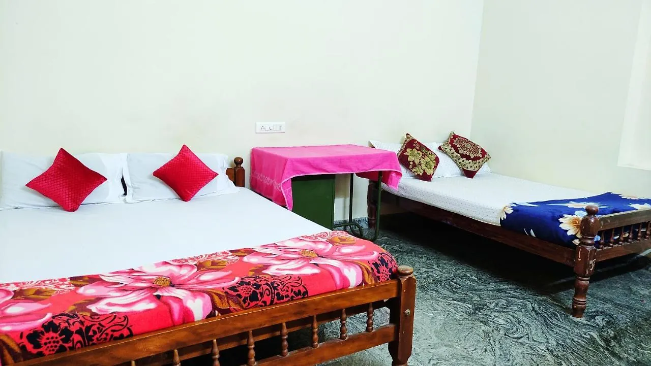 Kurumbalakotta Village Homestay Padinjarathara